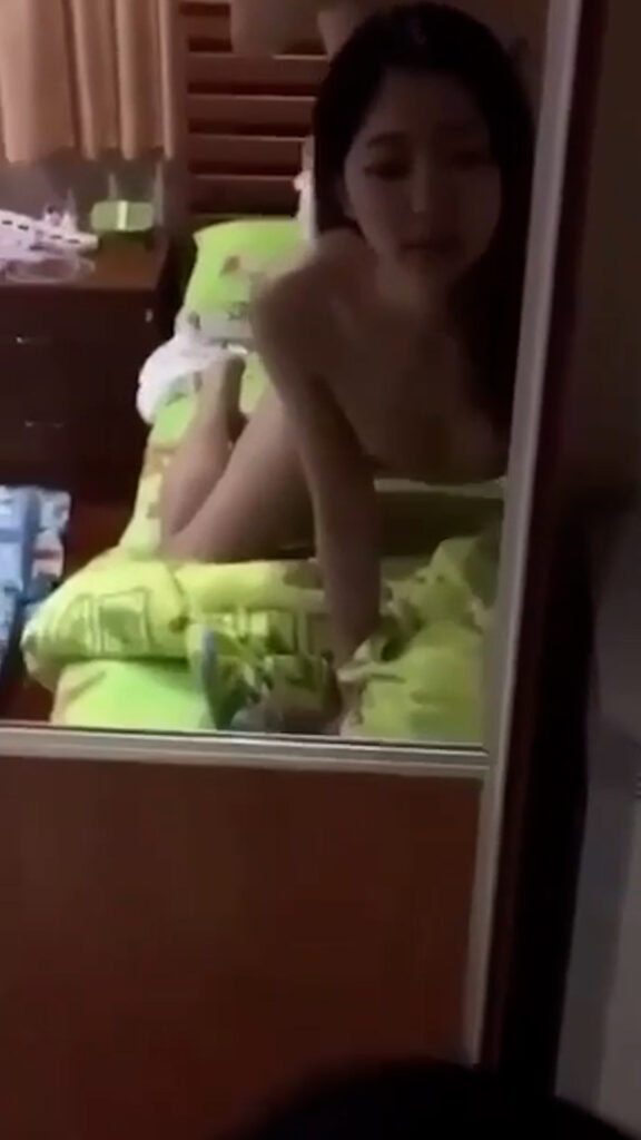 ท่าหมาหน้ากระจก