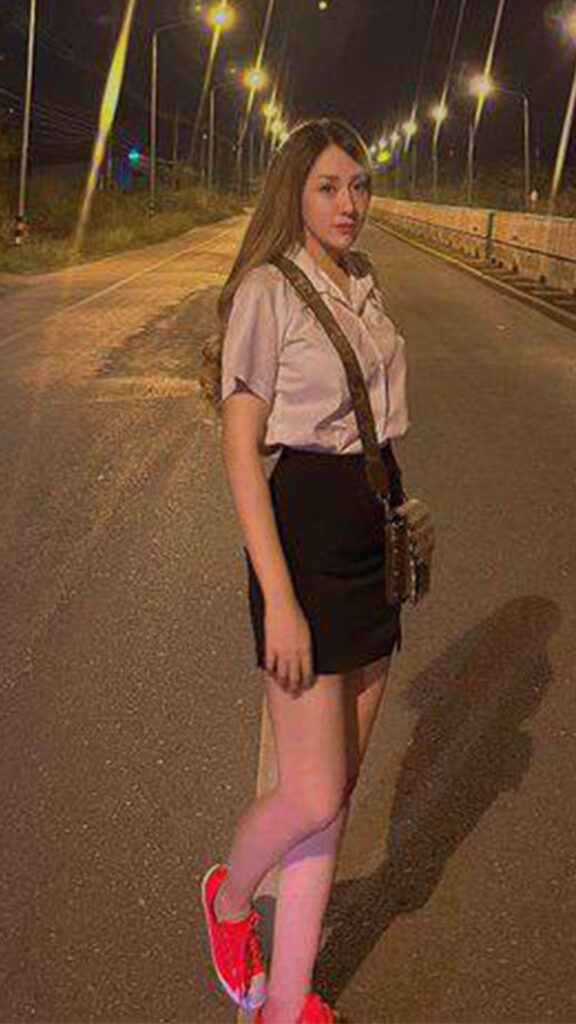 นักศึกษาน่าเย็ด
