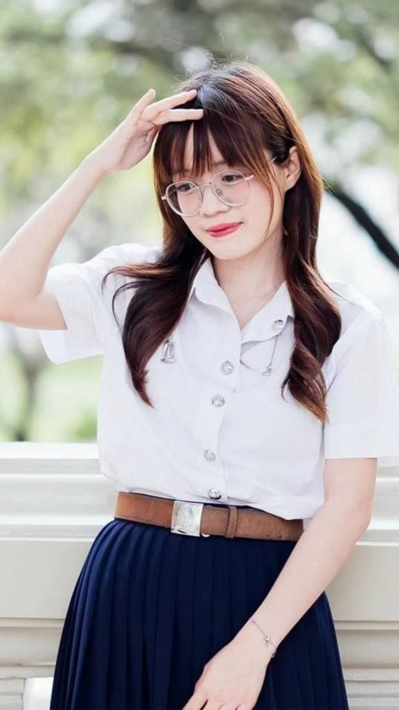 หลุดสาวแว่น