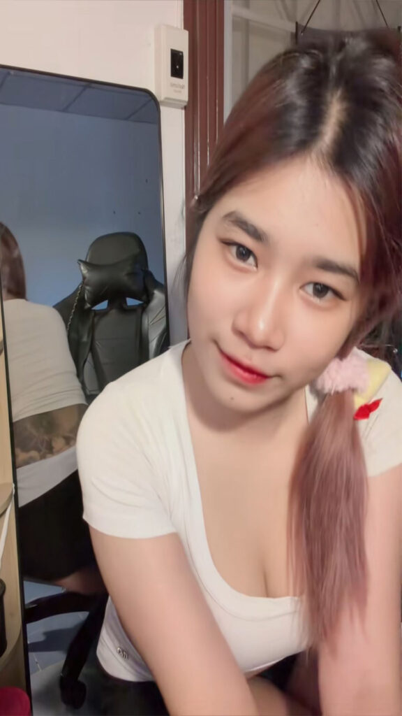 เย็ดสาวสักลาย