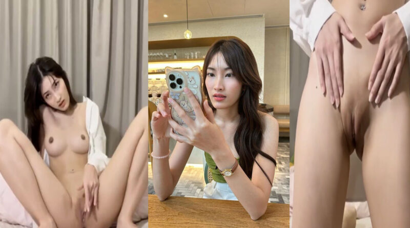 คลิปเบ็ดหีเนียนๆ สาวตั้งกล้องถ่ายคลิปส่งให้แฟน หุ่นดีนมใหญ่ขาวเนียนยันแคมหี แหกหีโชว์