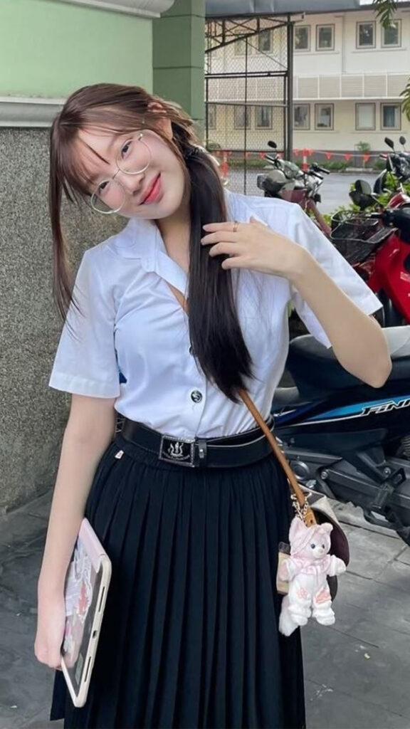 สาวนักศึกษา ช่วยตัวเอง