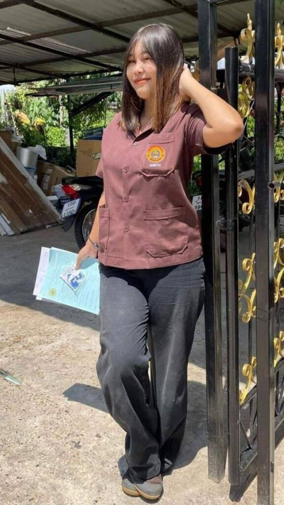 คลิปหลุดสาวอาชีวะ