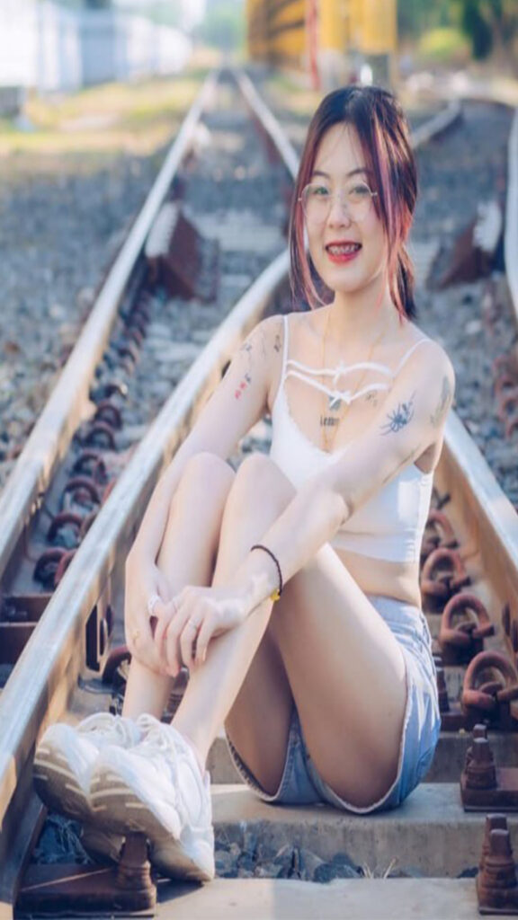 คลิปหลุดสาวแว่น